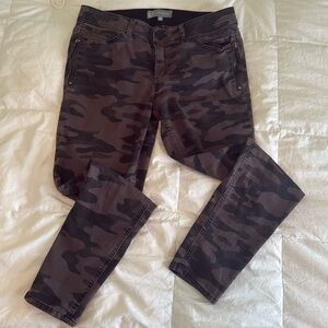Wit & Wisdom Camo Legging pants size 10 (A6)